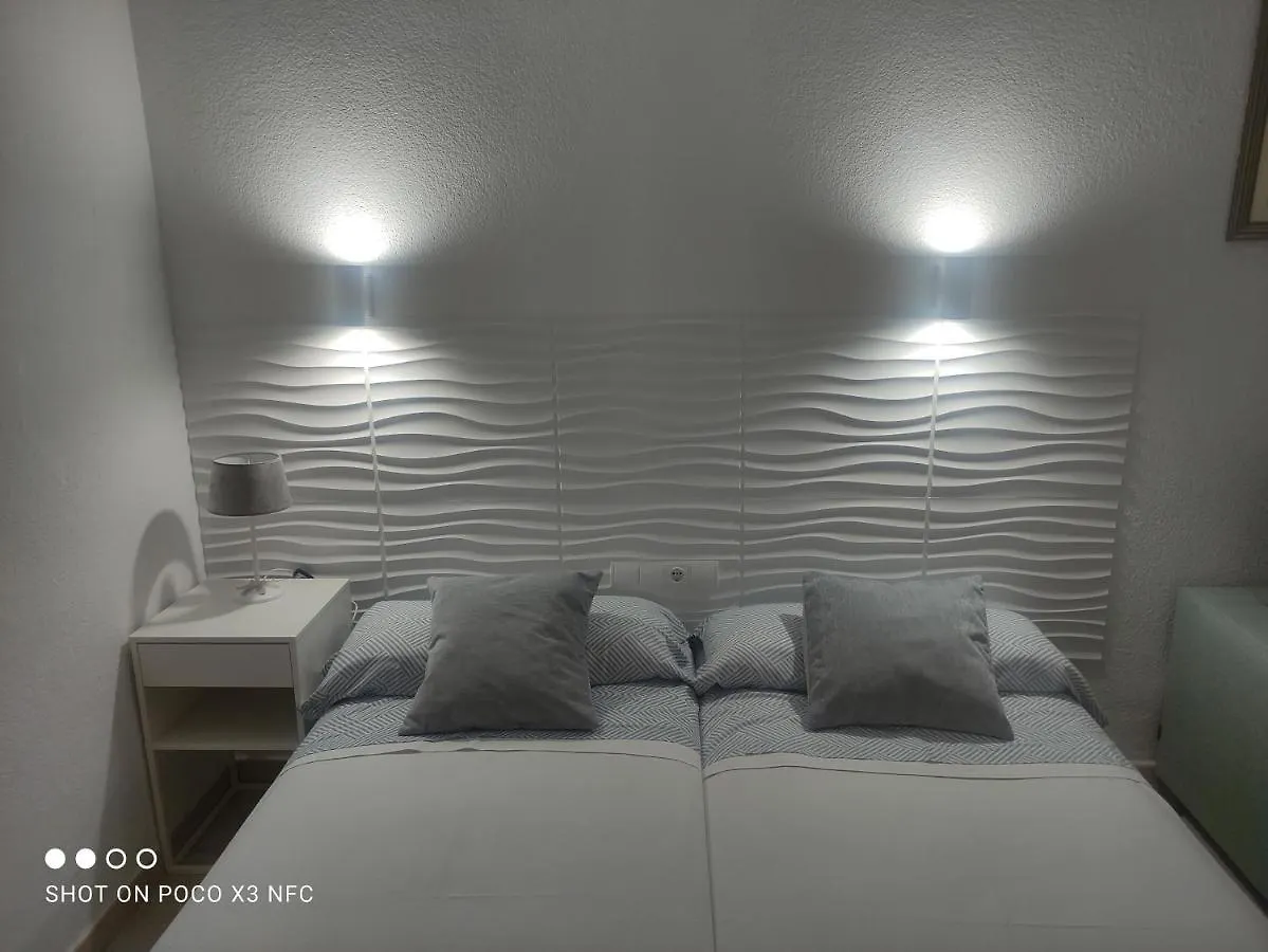 Pyrdeluxe Apartment Fuengirola 0*,